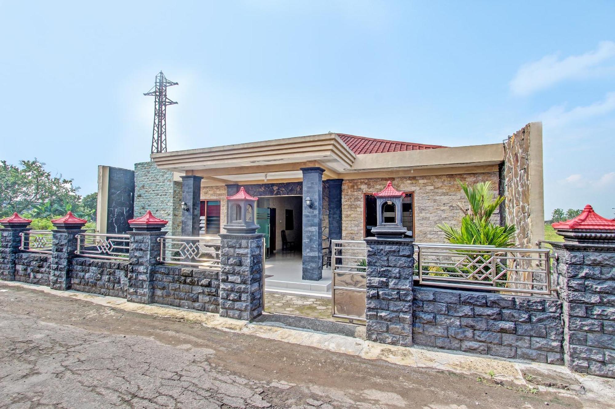 Oyo 91353 Hotel Surya Andesa Klaten Exterior foto