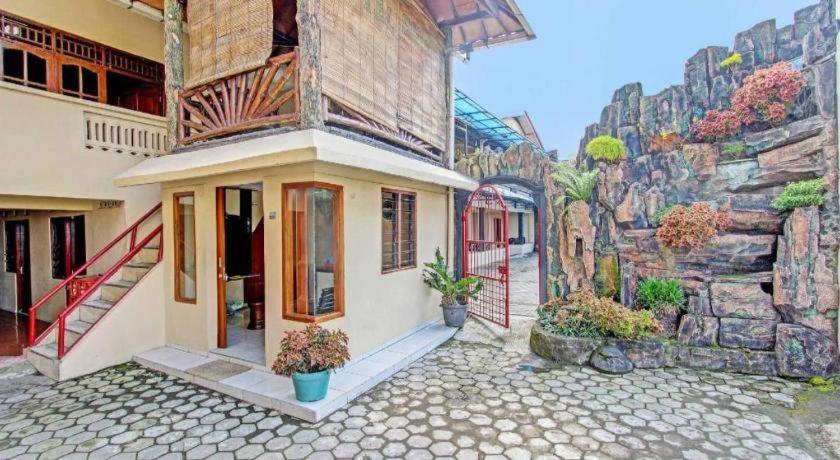 Oyo 91353 Hotel Surya Andesa Klaten Exterior foto